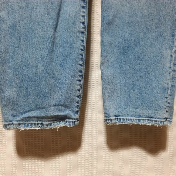 H&M Mom Jeans 18‎  Ultra High Waist Distressed Button Closure 5 Pocket - Picture 3 of 7